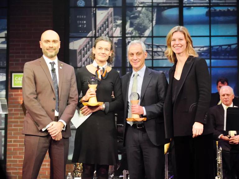 Rahm Emanuel Accepts C40 Award for Retrofit Chicago