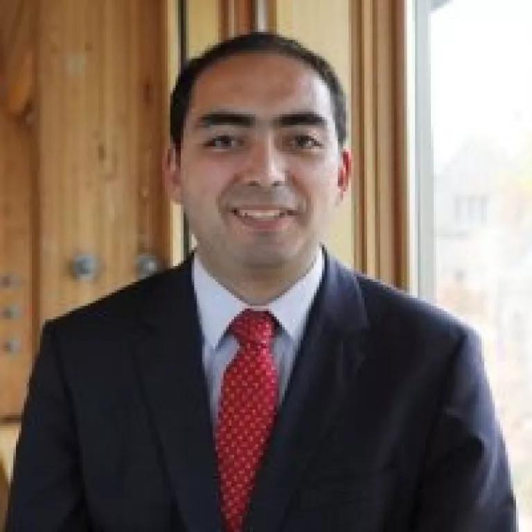 Linkedin Profile Pic.jpg