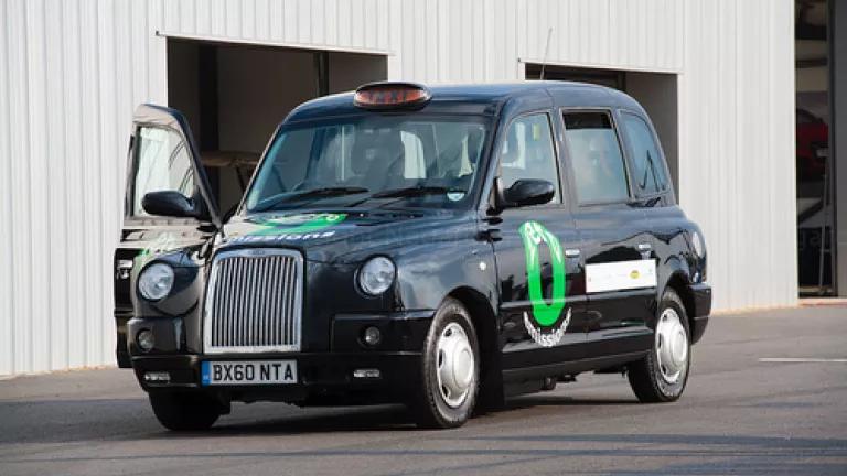 Hydrogen fuel cell London taxi (Martyn @ Negaro/Flickr)