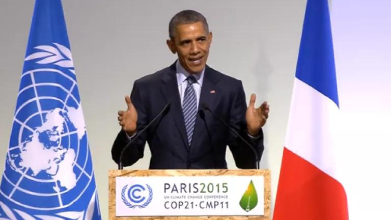 CVDt-0AWUAABMXm.Obama Paris.png
