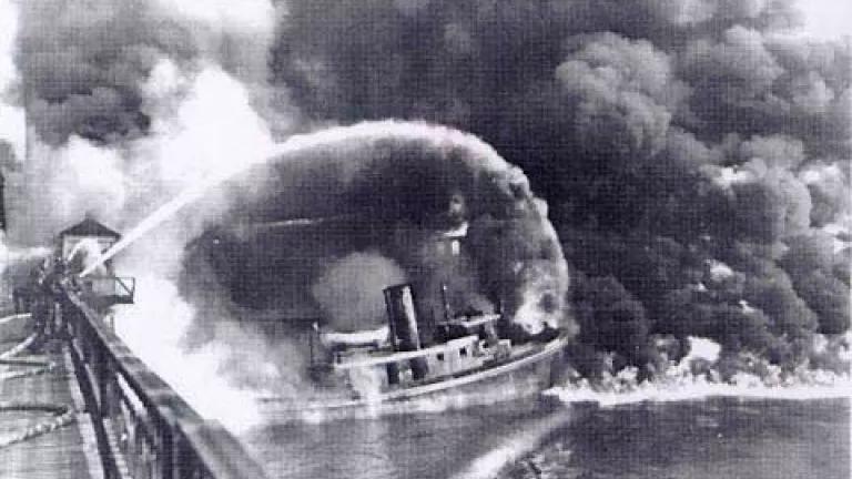 cuyahoga river fire 1952.jpg