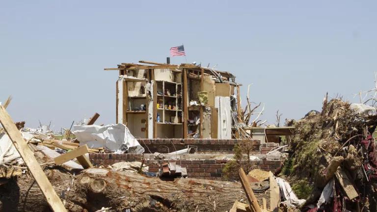Joplin Tornado_Flickr_Shoningphoto.jpg