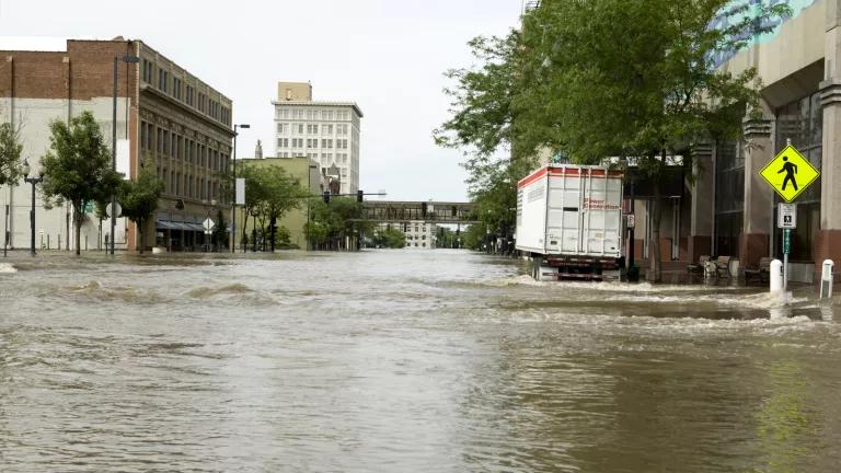 iStock_000008981973_Flood.NRDC.JPG
