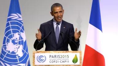 CVDt-0AWUAABMXm.Obama Paris.png