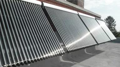 Wall-mounted evacuated tube solar thermal system