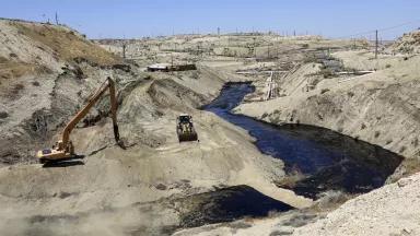 Cymric field oil spill cleanup
