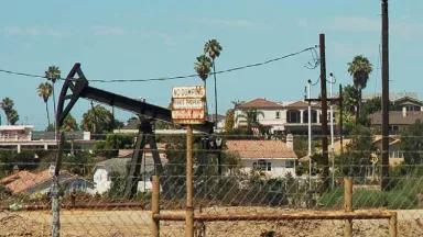 Oil well in Baldwin Hills, LA