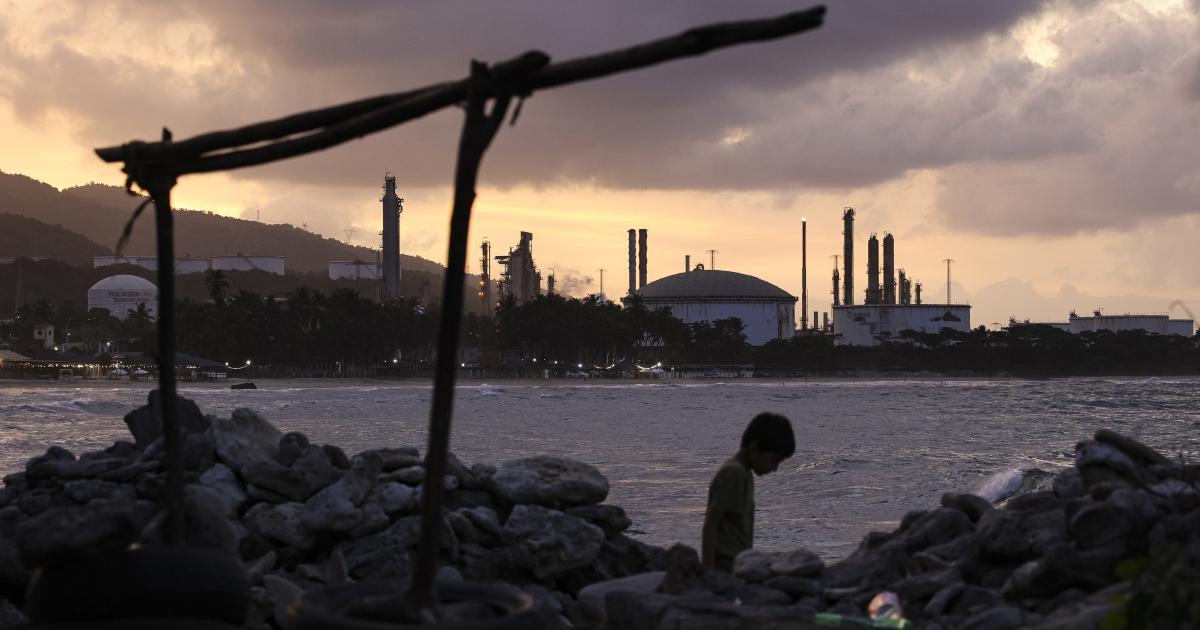 Venezuela's Oil Resources Are Vast (and Should Stay Underground)